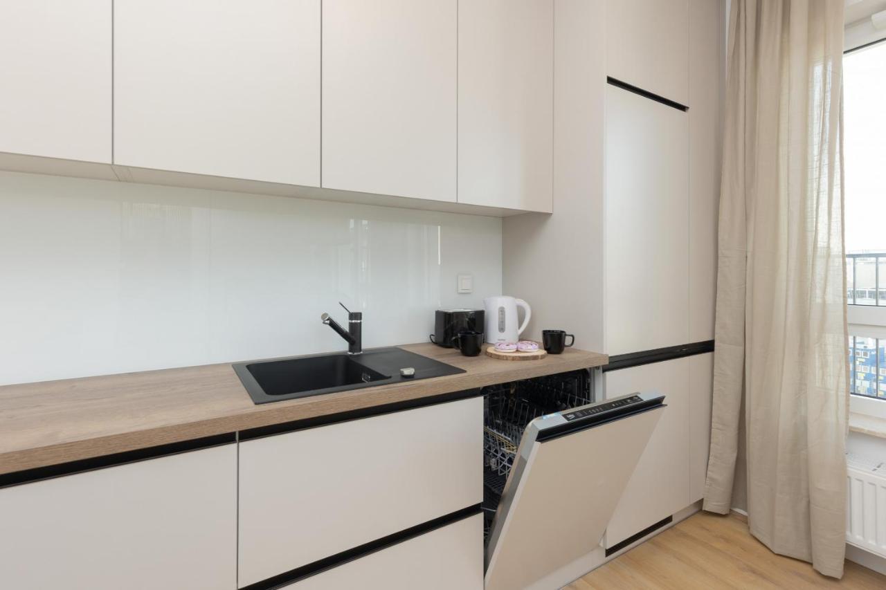 Butas Optykow Spacious & Cosy With Parking By Renters Warsaw