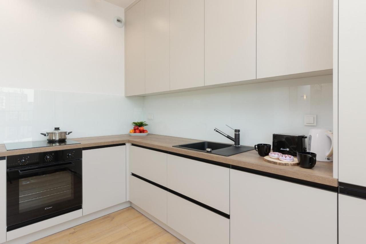 Optykow Spacious & Cosy With Parking By Renters Butas Warsaw