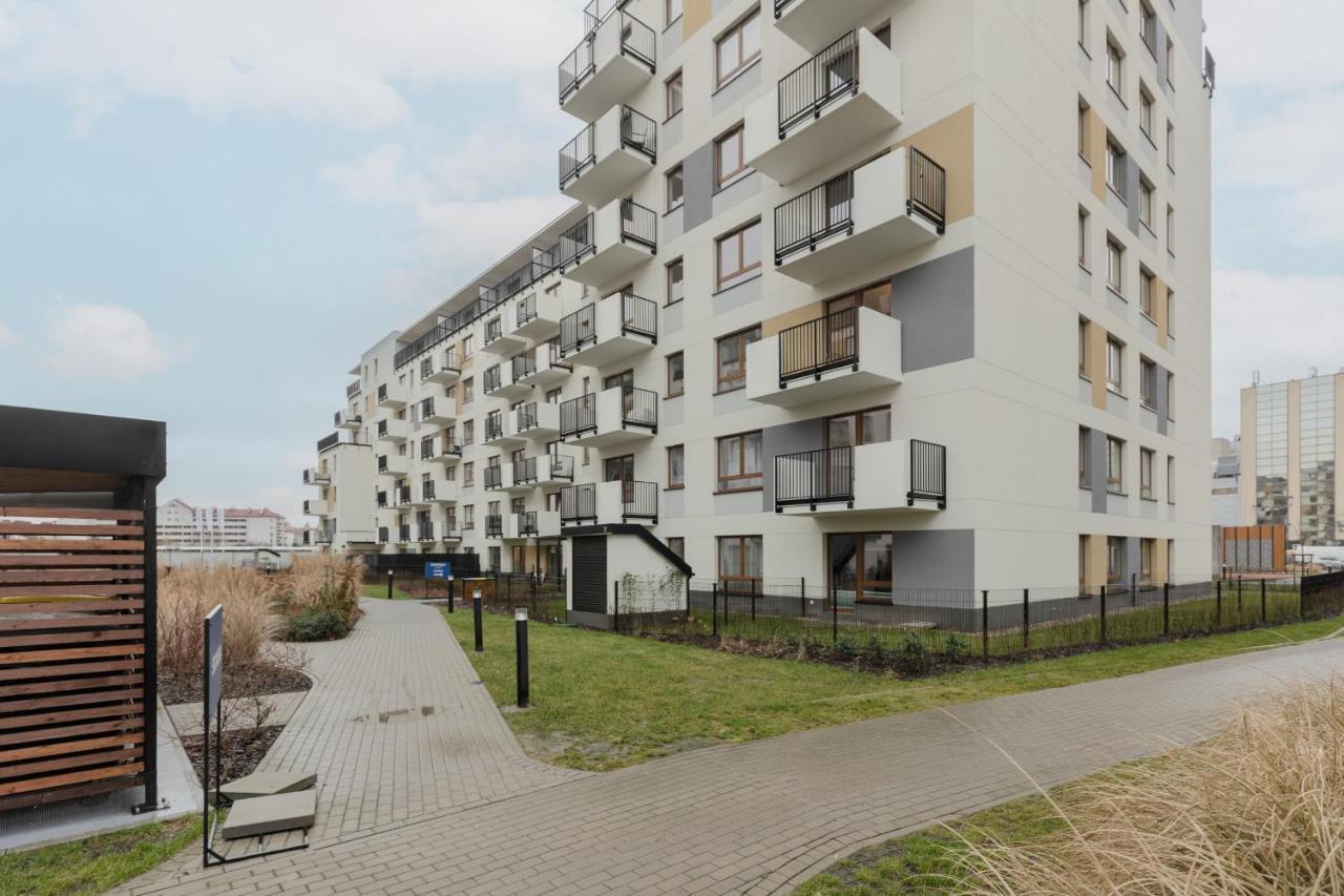 Butas Optykow Spacious & Cosy With Parking By Renters *
